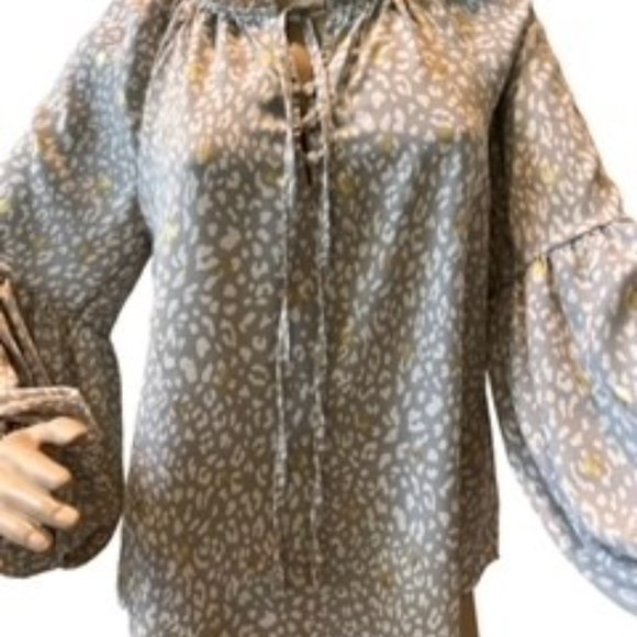 Women's Balloon Sleeve Cheetah Print Top Size Small NWOT - Picture 2 of 8